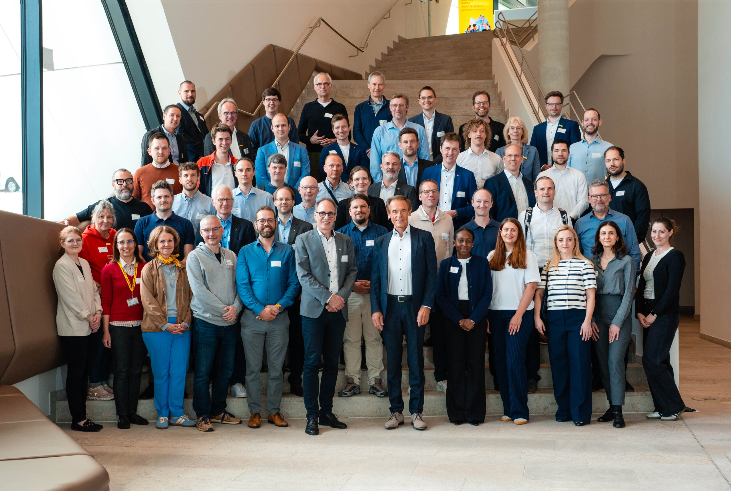 Gruppenfoto mit allen Teilnehmenden