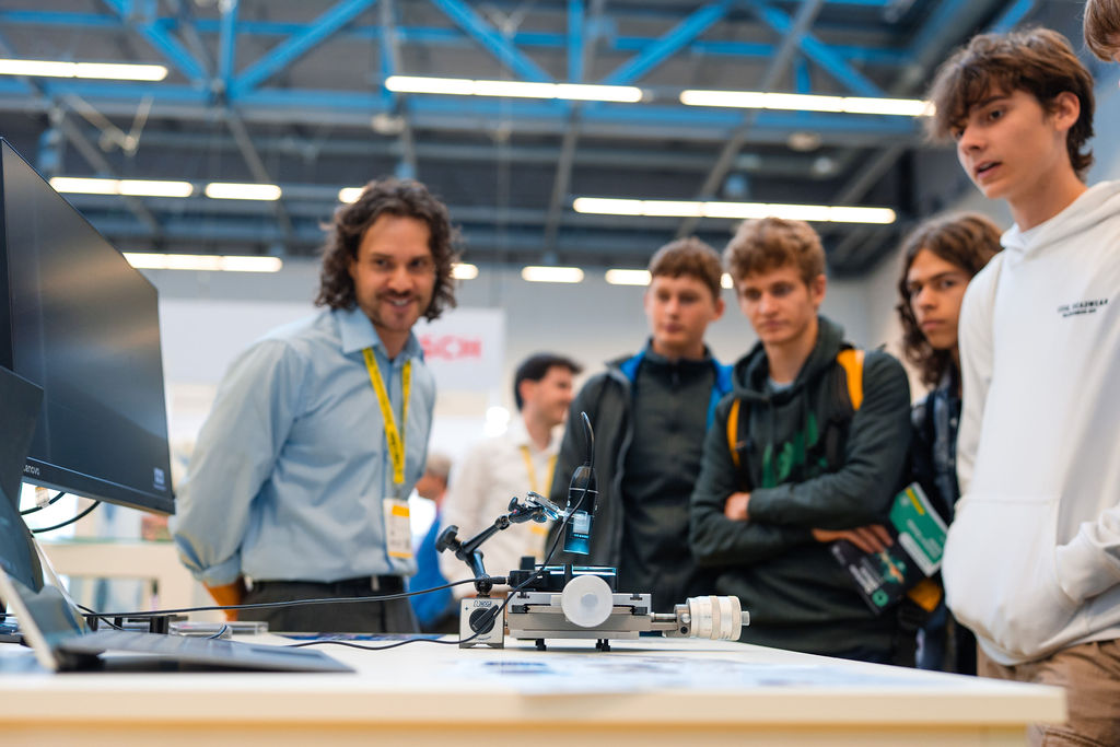Demonstrator am Gemeinschaftsstand QuantumBW auf der Quantum Effects