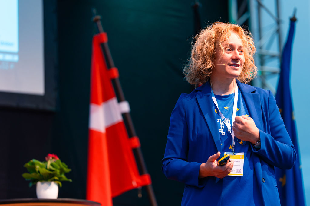 Prof. Stephanie Wehner präsentiert auf der Green Stage